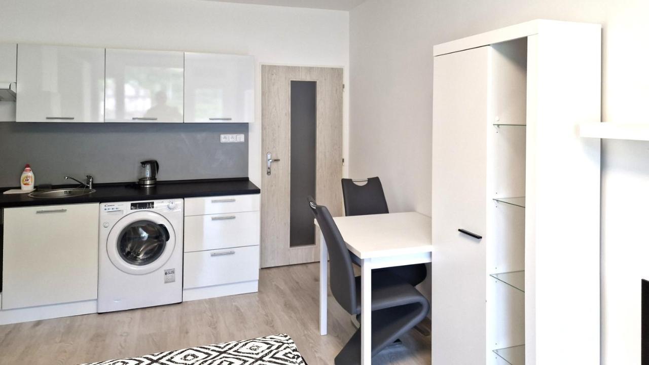 Utulny Apartman V Centru, S Krasnym Vyhledem Дечин Экстерьер фото